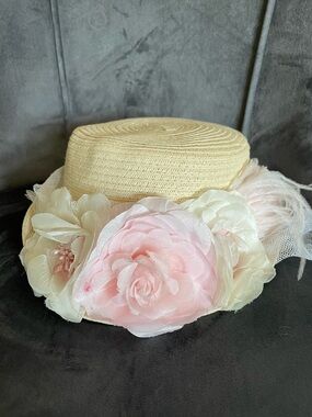 Dollcake Vintage Feather Lace hat